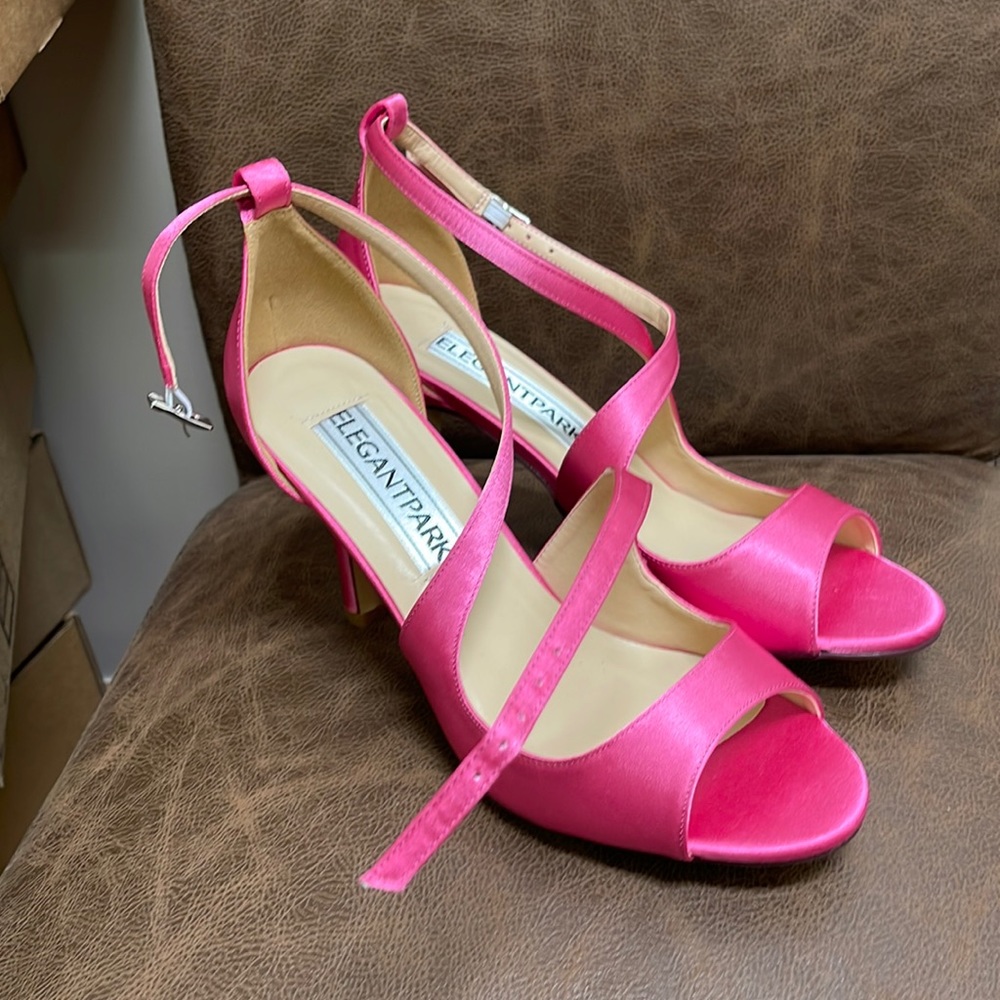 New elegant park heel size 8